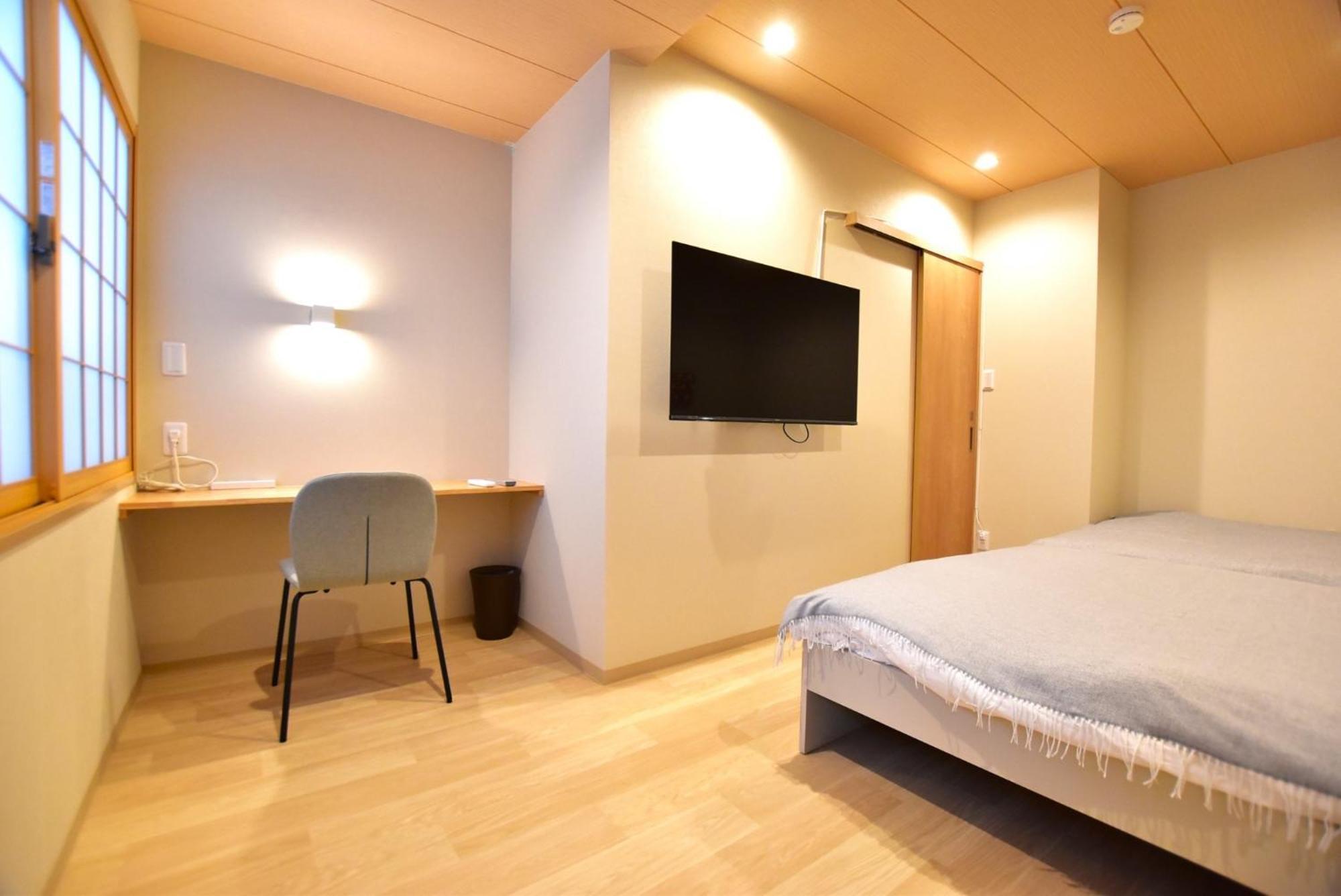 Tamatsukan 玉津館, Kansai Airport 關西空港 57 Mins, Namba 6 Mins, Nihonbashi 4 Mins, Universal Studio 37 Mins, Nara 30 Mins, Walk Jr Tsuruhashi 7 Mins, Early Check In Osaka Exteriör bild